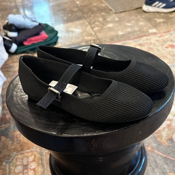 MIA Black Flats with Buckle Detail - Picture 4 of 8